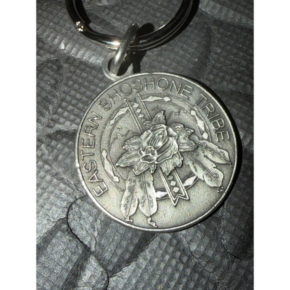 Other - Keychain Eastern Shoshone Tribe Rose Feather Native American Silver Tone USA
